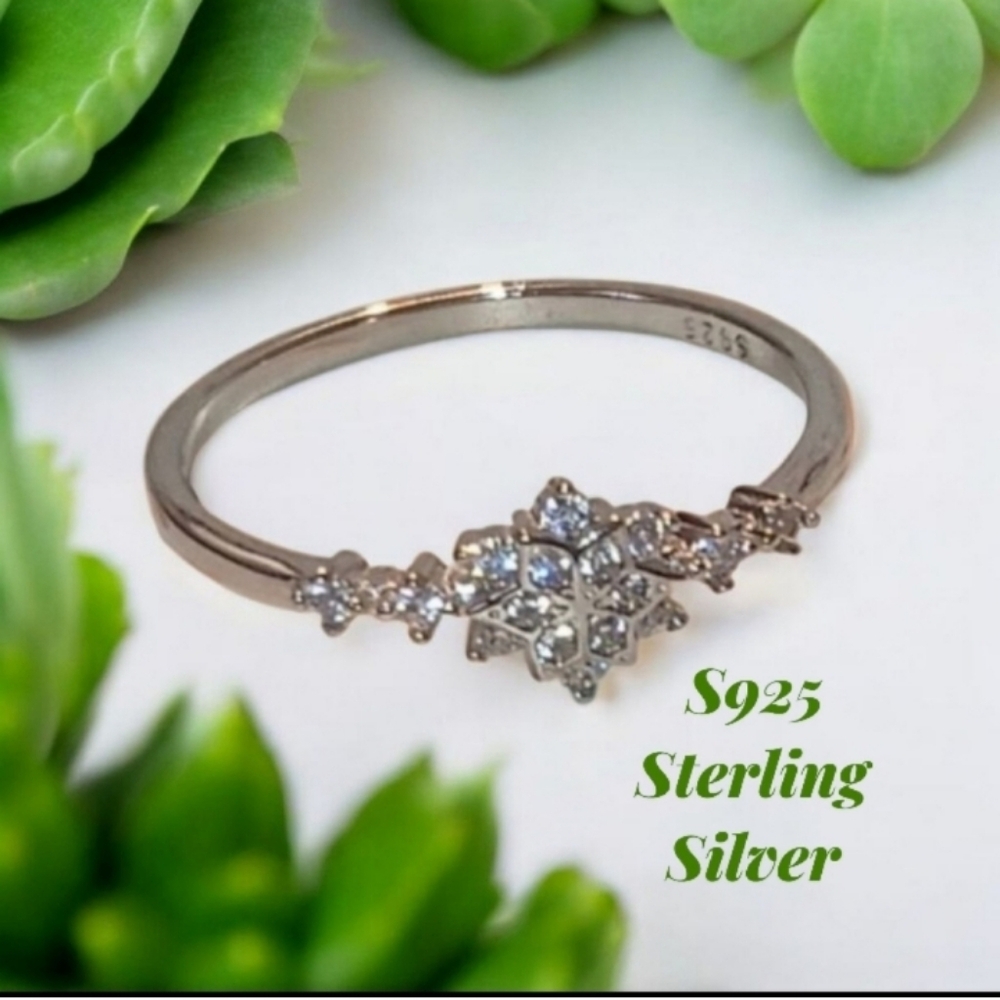 925 Sterling Silver Women's Ring - Picture 10 of 11